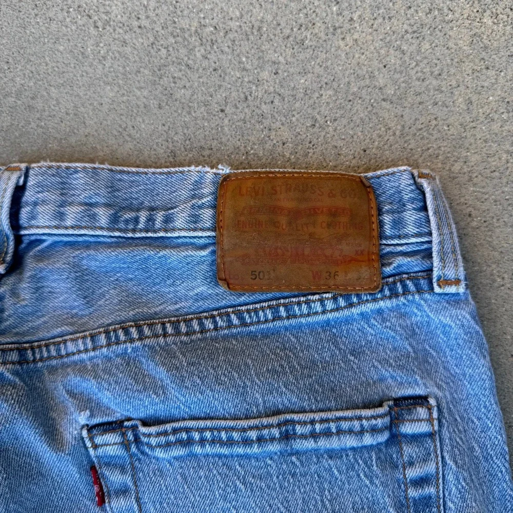 Levi's 501 Premium Original Fit Light Wash Straight Leg Jeans Men 36x32